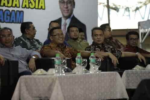 SAMA and MB - sitting